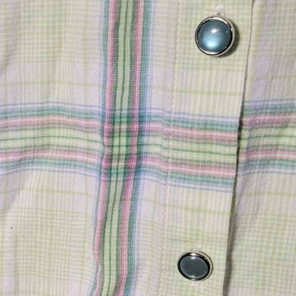 Solitaire Large distressed plaid western embroidered peal button down longsleeve - Picture 4 of 10